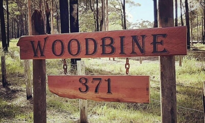 Hallidays Point Otro | Woodbine Homestead a Bush and Beach Retreat with a comfortable cosy feel
