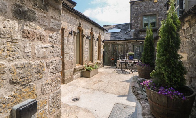 Earl Sterndale Cabaña | Woodbine Retreat