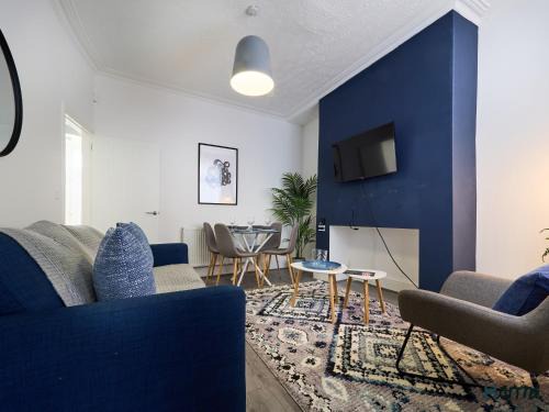 Liverpool Casa | Woodcroft House - Air Host & Stay - 4 Bedrooms