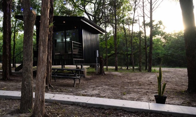 Alvord Cabina | Private Escape: 4 Cabins / 4 Full Baths / 8 Guests / Lots of Room to Roam