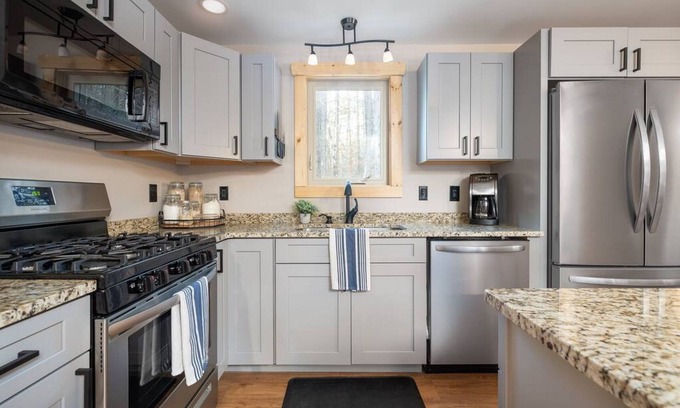 Center Conway Casa | Wooded Wonderland with private wood fired Sauna!