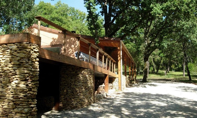 Aubas Cabaña | Casa de madera con piscina privada y Wifi, admite mascotas