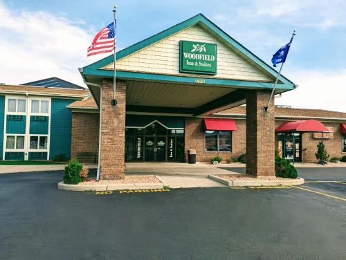 Marshfield Hotel | Woodfield Inn and Suites