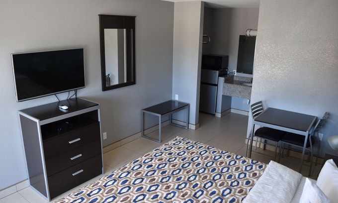 Sweet Home Hotel | Woodfield Inn & Suites