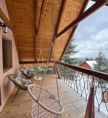Sincraieni Casa | Woodland house *
