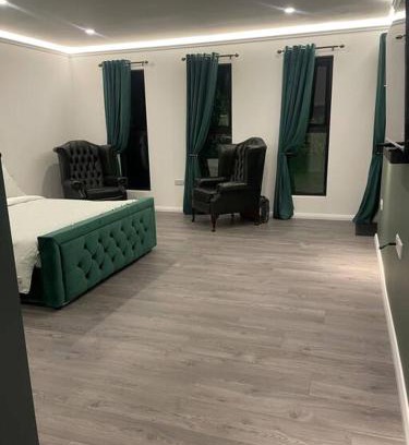 Londonderry Apartamento | Woodland lodge green room