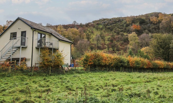 Mold Cabaña | WOODLAND VIEW, romantic in Llanarmon-Yn-Ial