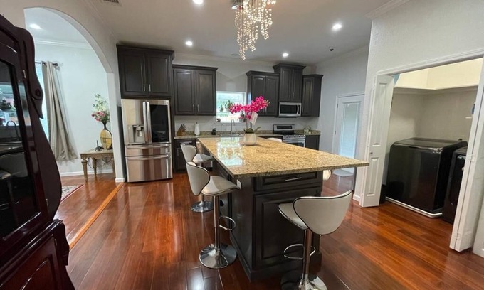 Midtown Casa | Woodlawn Main-House Downtown SA