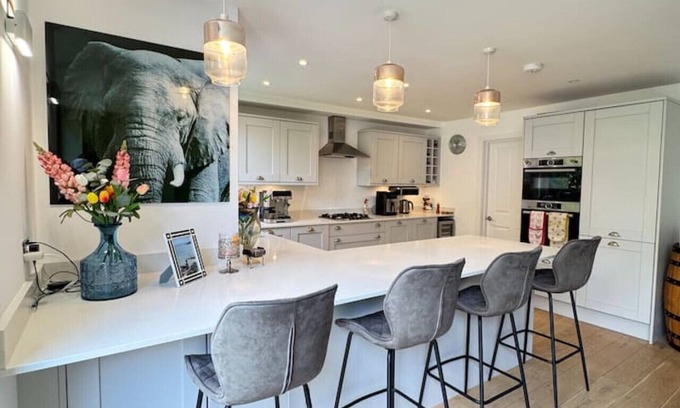 South Twickenham Casa | Woodpecker : 4 Bed House in London