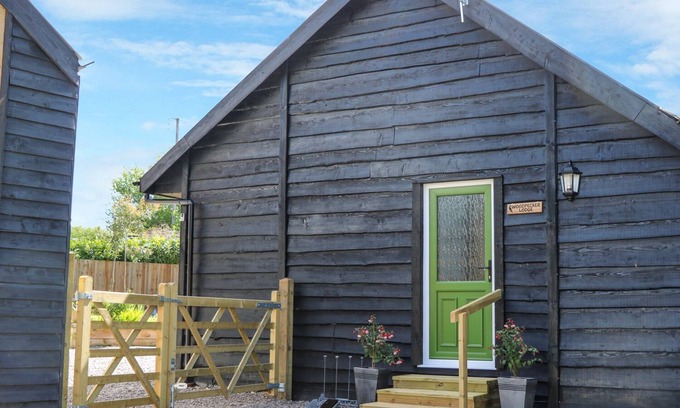 Langport Cabaña | WOODPECKER LODGE, admite mascotas, con un jardín en Langport, Ref 968754