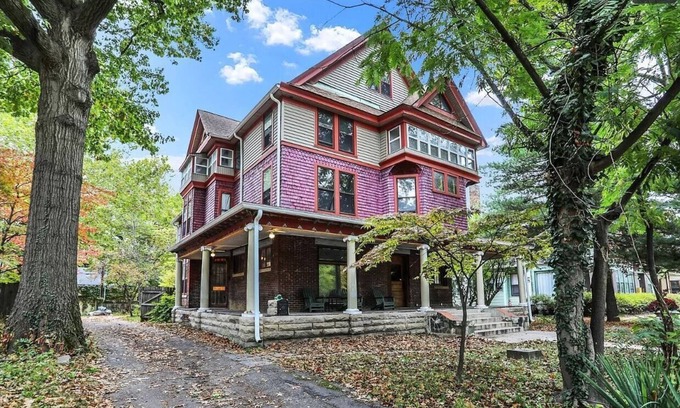 Holy Cross Casa | Woodruff Manor 11 Bedroom Estate - 20+ guests