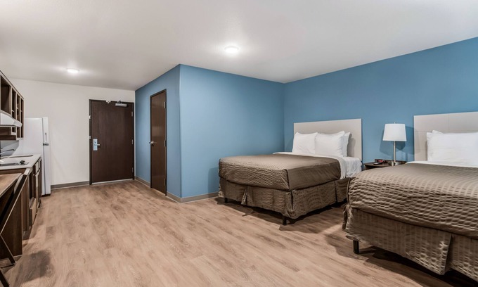 Charlotte Hotel | WoodSpring Suites Charlotte - University Research Park