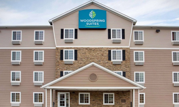 Crosswoods Hotel | WoodSpring Suites Columbus North I-270