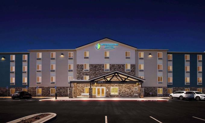 Corona Hotel | Woodspring Suites Corona