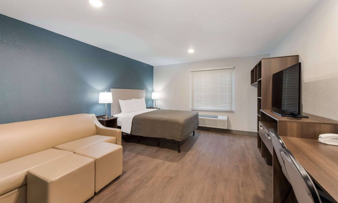 Murlin Heights Hotel | Woodspring Suites Dayton North