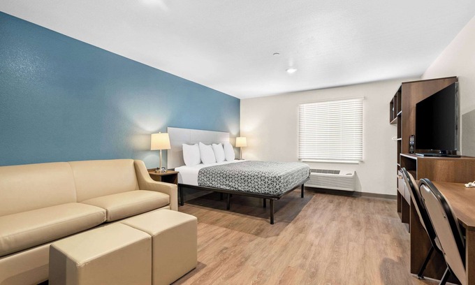 Indio Hotel | Woodspring Suites Indio - Coachella Valley