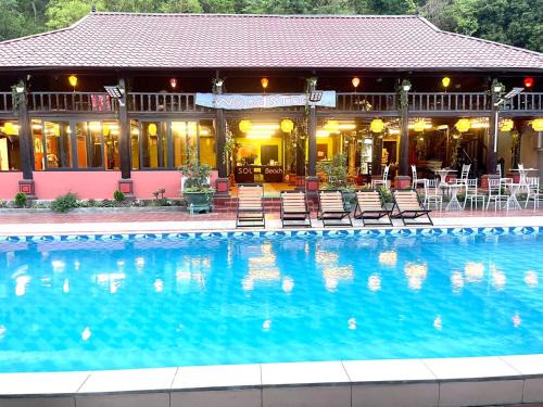 Cat Hai Hotel | Woodstock Beach Camp