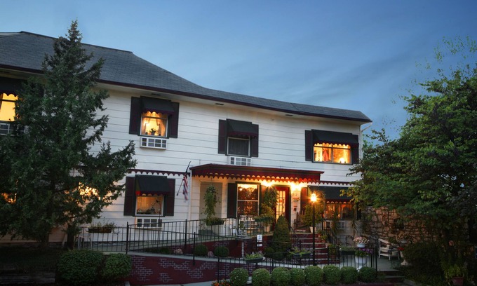 Independence Cama Y Desayuno | Woodstock Inn B&B