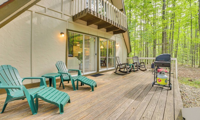 Mancelona Cabina | Woodsy A-Frame Cabin w/Lakes of the North Access