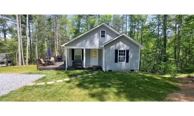 Morganton Cabaña | Woodsy cottage next to Lake James