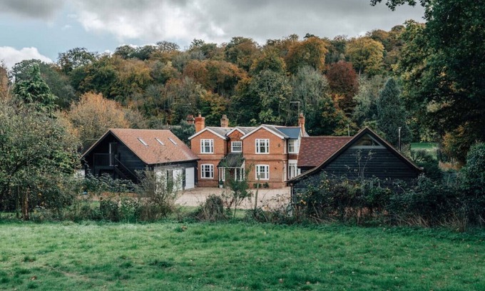 Henley Casa | Woodvale Retreat - Sleeps 10