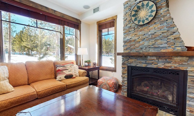 Woodwinds Casa | Woodwinds 1271 Spacious Mountain Modern Home with Private Hot Tub, Fireplace and Garage by RedAwning