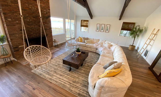 Glasser Casa | Work from home in paradise