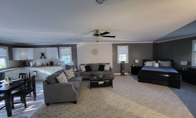 Lancaster Apartamento | Trabaja o juega, este es tu hogar lejos
