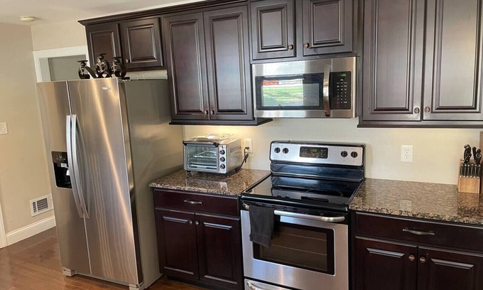 North Hills Casa | Awesome Location Across From North Hills Main Area