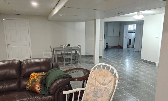 Leitrim Casa | Work-Play Ottawa Getaway