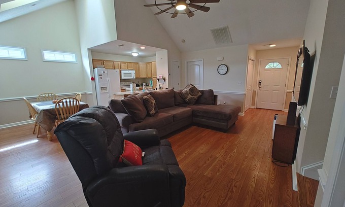 New Bern Casa | Charming 3-bedroom house with AC and WiFi in fabulous New Bern