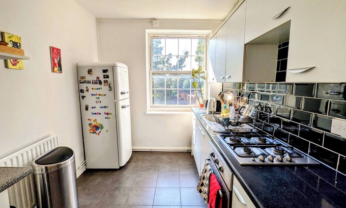 Camberwell Green Apartamento | Working Desk, King bed, Spacious Living Room