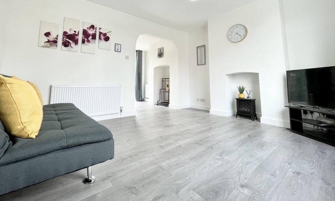 Worksop Casa | Worksop Newly Refurbished 2-Bedroom House