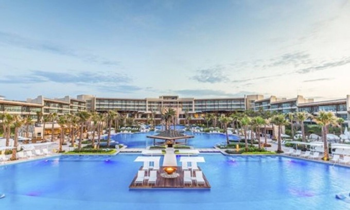 Zona Hotelera Complejo | World Class Beachfront Luxury Resort