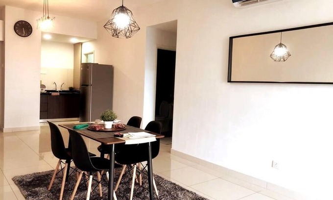 Seri Kembangan Apartamento | WOW! 300 Mbps Wi-Fi Self-checkin^4-7 pax^ 3R2B*