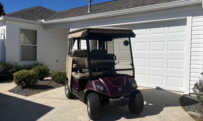 The Villages Villa | WOW CLOSED IN COURTYARD VILLA, GOLF CART, 2 BEDROOMS AND WALK TO 5 LOCAL POOLS.