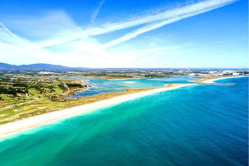 Meia Praia Apartamento | WOW Front Beach View, 150 m to Beach, WIFI
