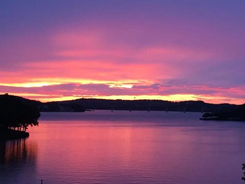 Osage Beach Casa | WOW Location On the water Spectacular