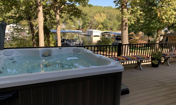 Gravois Mills Casa | * ¡Guau, lujo 5BR, 4BA Edgewater Escape con bañera de hidromasaje!