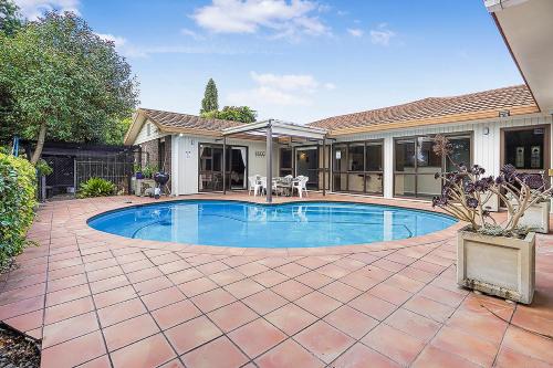 Hamilton Casa | Wow, spacious home with a pool