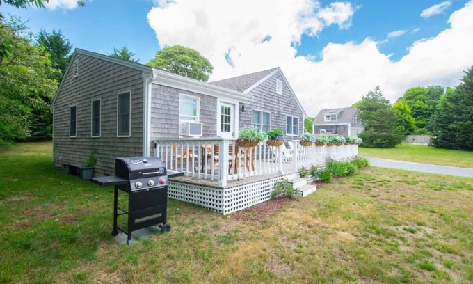 South Chatham Casa | Wrap-Around Porch Mins. to Beach!