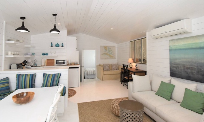 Dunmore Town Apartamento | ¡Nido de Wren justo encima de la ciudad!