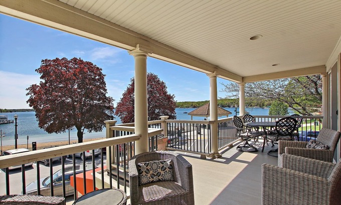 Lake Geneva Casa | Wrigley Beach House |Great Views of Lake |2nd Floor |Balcony |Steps to Beach & Shopping |Parking