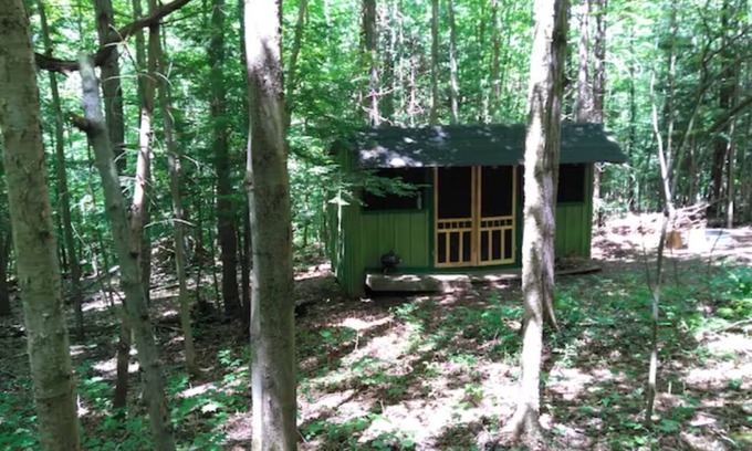 Etna Casa | Writer's Den: Rustic Retreat Camping Cabin