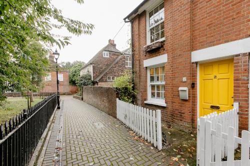 Ashford Casa | Writers Retreat in the heart of Ashford Town