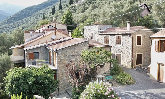 Pantasina Casa | Wunderschönes Natursteinhaus mit Meersicht im Val Prino für 3 bis 5 Personen