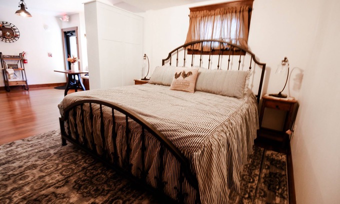 Berlin Casa | Wurthmann House Unit #3 Your Home Away From Home