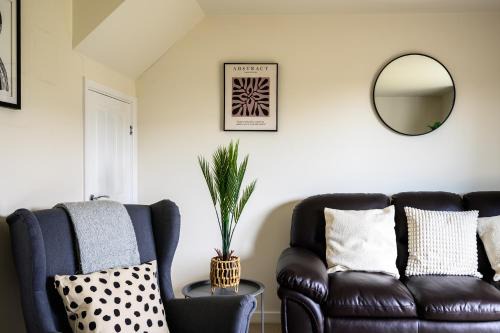 Chapeltown Casa | Wykebeck Mount by Our Home Short Stays stunning new build property with plenty of room free parking and fast WiFi