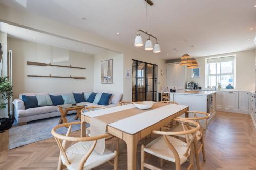 Rhosneigr Apartamento | Wylfa The Upper House & The Hide By Birch Stay