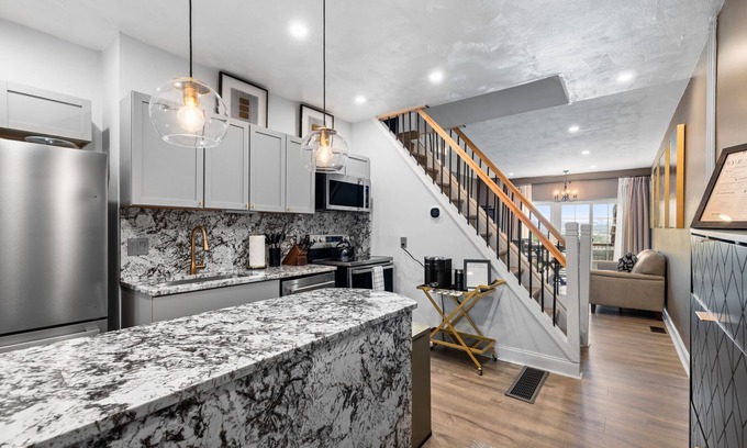 Pittsburgh Casa | Wylie Days